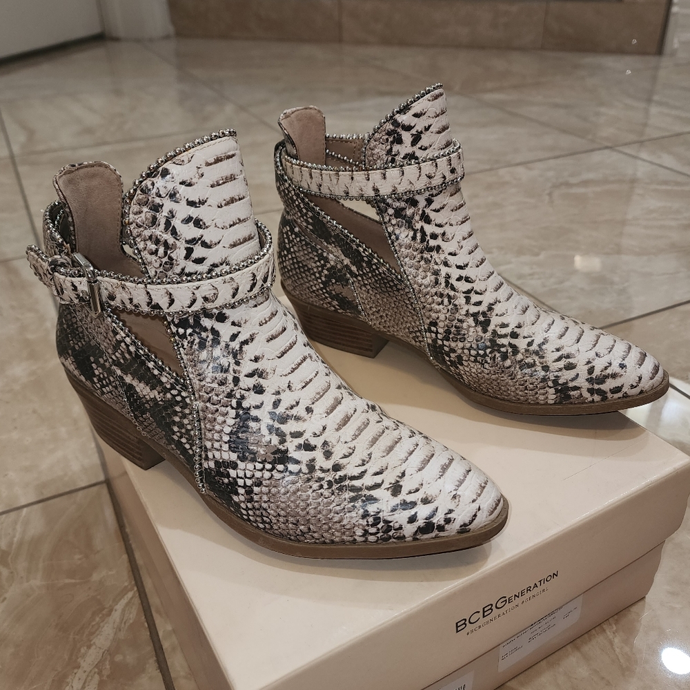 Women's Snake Print Ankle Booties